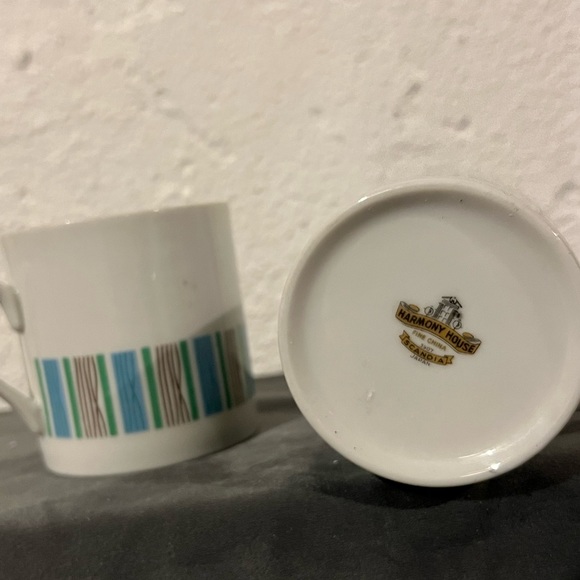 2 VTG Teacups Harmony House Mugs - Picture 2 of 2